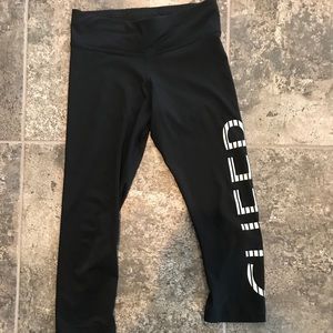 Varsity Spirt Capris!